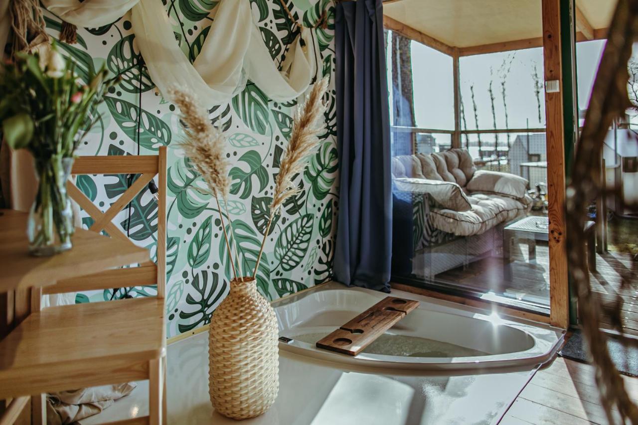 Herbals - Tree&Lake Houses With Bath, Sauna, Bikes, Motorboat Mielno  Exterior foto